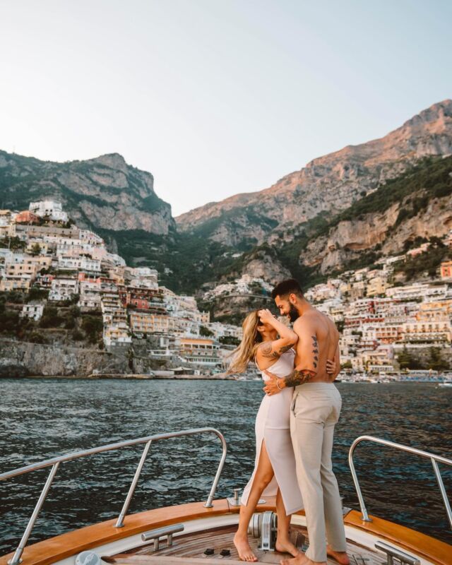 lovers in Positano ✨ — sharing some of my favorite little captures in my favorite place in the world!! (February has probably got me in my feels hehe 🤍💌)

#positano #italytravel #italytrip #positanocoast