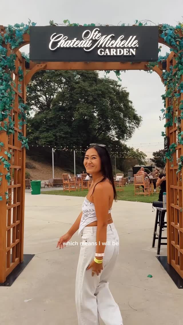 wine 🤝🏽 music 🤝🏽 summer nights - name a better trio 🍷🎶 #ad #chateaustemichelle 

spent the night at NICU Amp listening to live music while sippin on @chateaustemichelle’s Sauvignon Blanc — needless to say, my dream date 💓